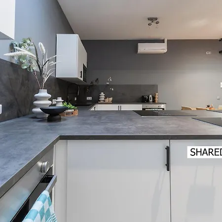 Newly Refreshed Weaving Mill Free Parking Guest house