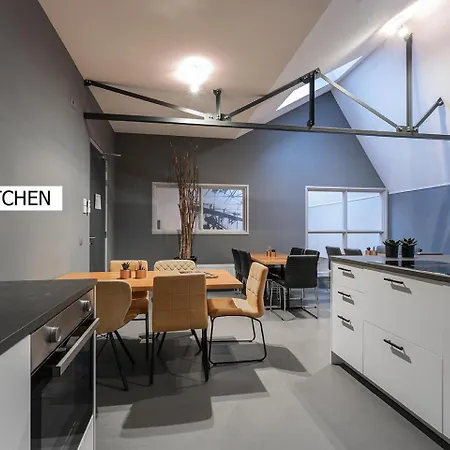 Newly Refreshed Weaving Mill Free Parking Guest house