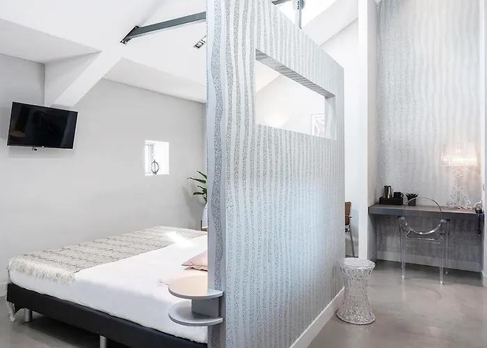 Newly Refreshed Weaving Mill Free Parking 3* Oss