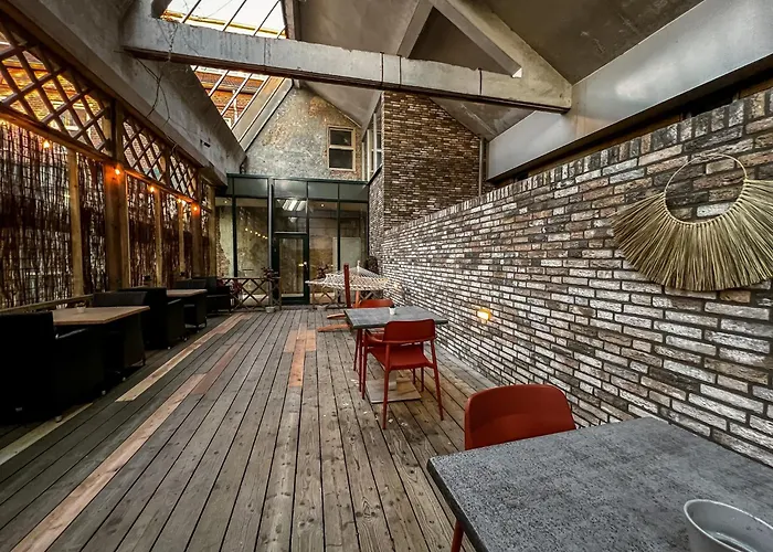 Newly Refreshed Weaving Mill Free Parking